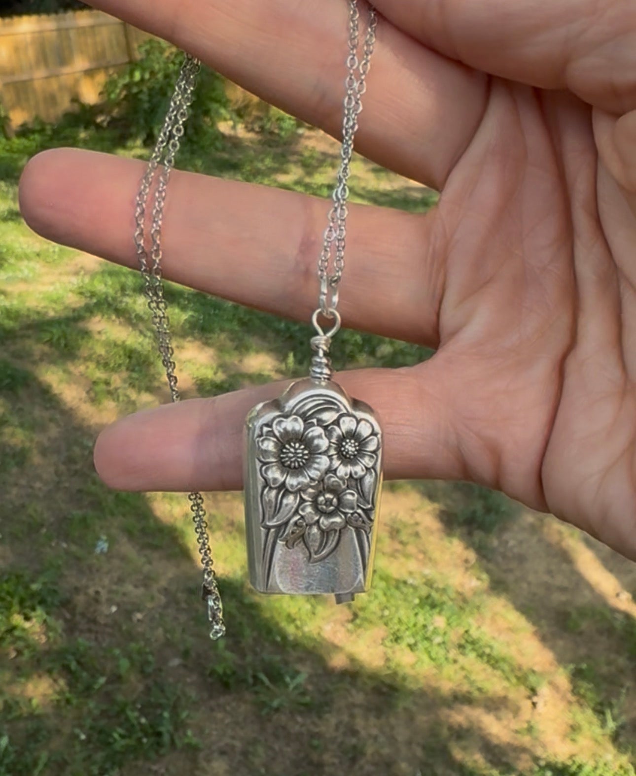 Vintage Daisy Bell Necklace